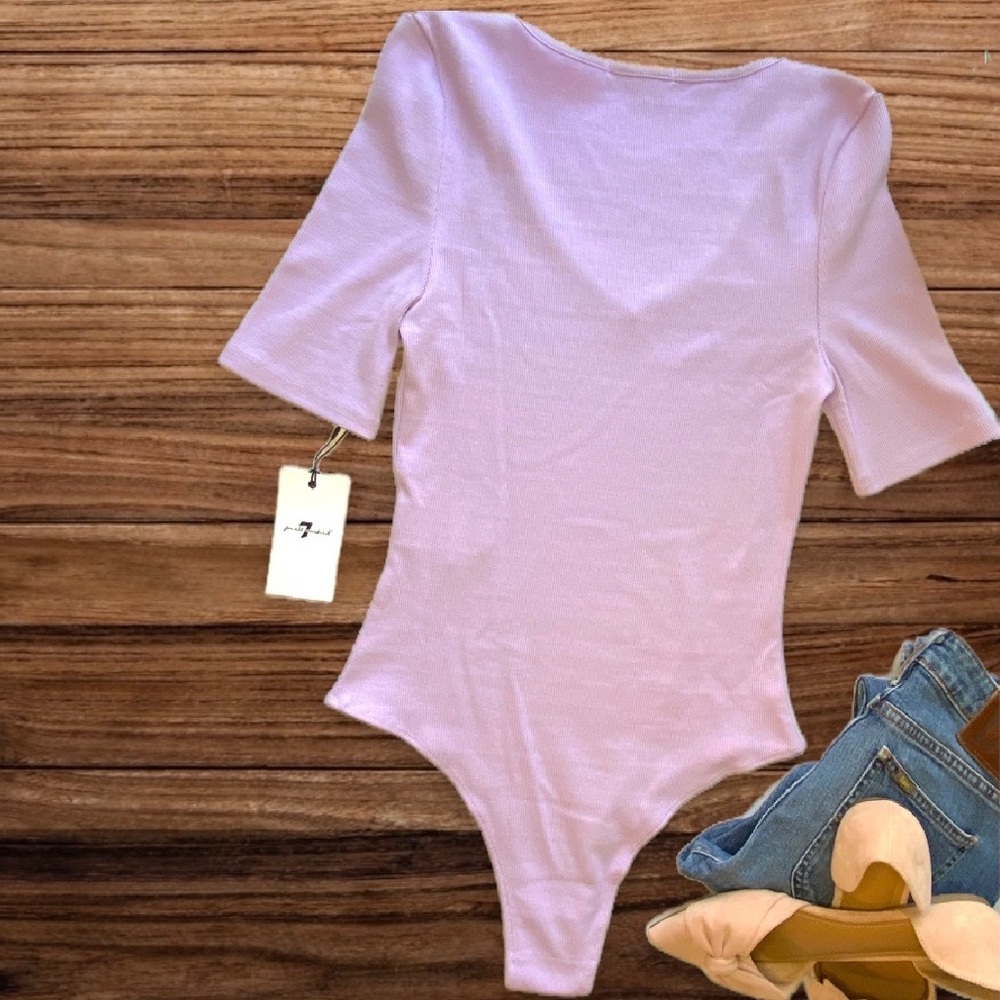 7 For All Mankind ✨HP✨🆕 | 💐Ribbed V-neck Half Sleeve Bodysuit in Light Lilac. - Picture 4 of 10